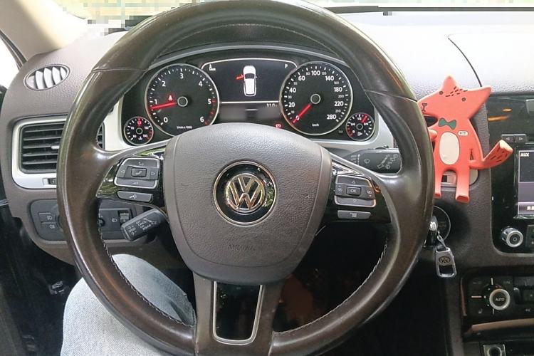Used Volkswagen Touareg 2015 3.0 TDI Diesel Standard Model Steering Wheel