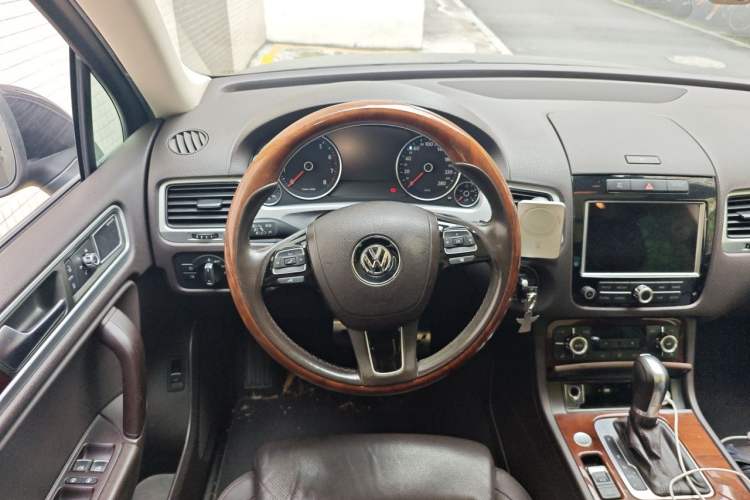 Used Volkswagen Touareg 2015 3.0 TSI Luxury Model Steering Wheel