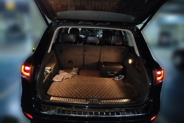 Used Volkswagen Touareg 2015 3.0 TDI Diesel Comfort Model Trunk