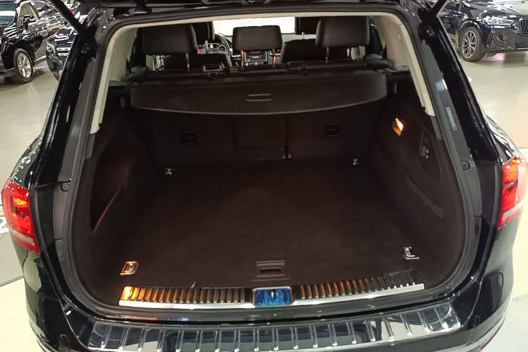 Used Volkswagen Touareg 2015 3.0 TSI Standard Model Trunk