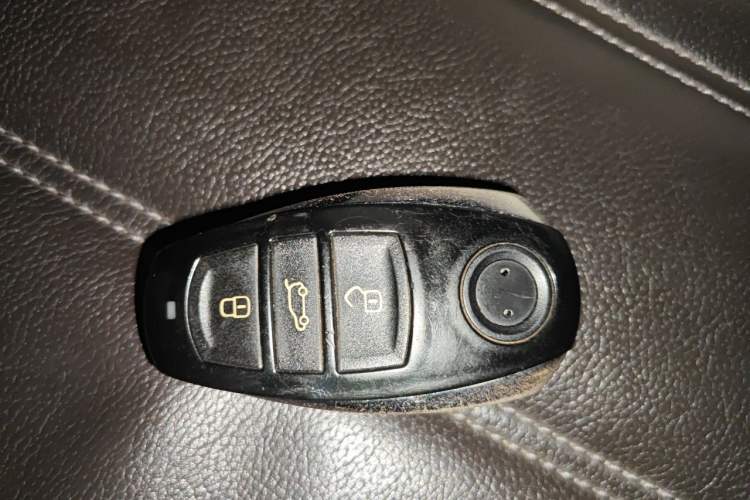 Used Volkswagen Touareg 2015 3.0 TSI Standard Model Vehicle Key