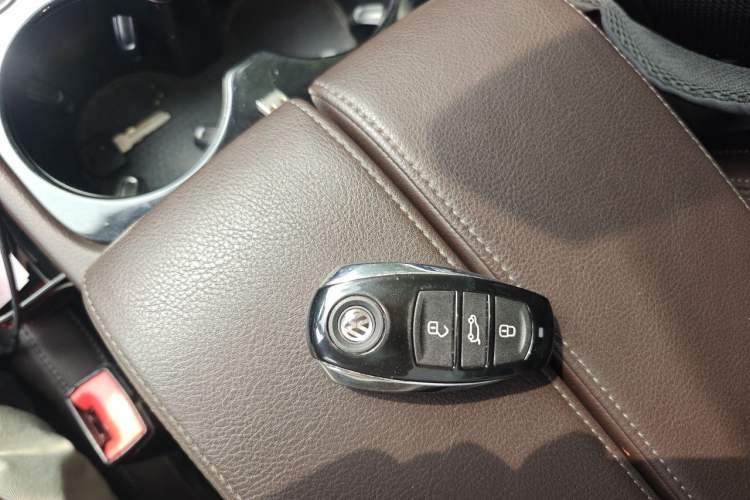 Used Volkswagen Touareg 2015 3.0 TSI Standard Model Vehicle Key