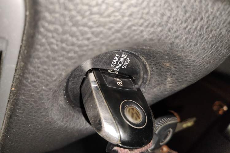 Used Volkswagen Touareg 2015 3.0 TDI Diesel Comfort Model Vehicle Key