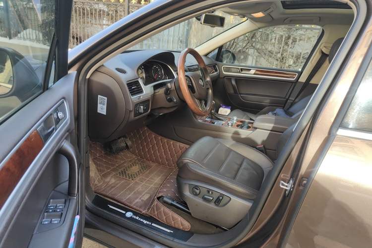 Used Volkswagen Touareg 2015 3.0 TSI Comfort Model Driver Seat