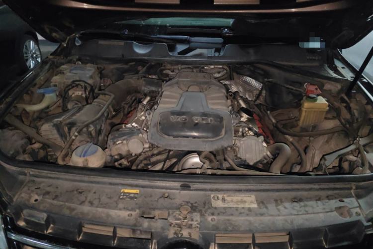 Used Volkswagen Touareg 2015 3.0 TSI Standard Model Engine Bay