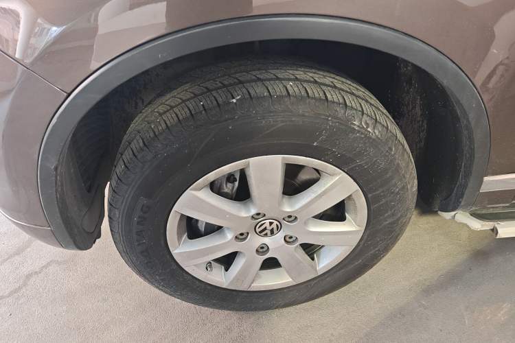 Used Volkswagen Touareg 2015 3.0 TSI Standard Model Exterior 2