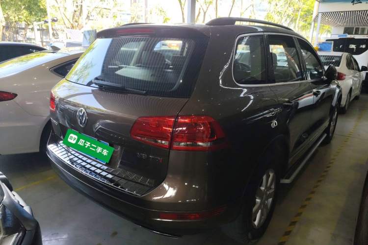Used Volkswagen Touareg 2015 3.0 TDI Diesel Standard Model Exterior 5