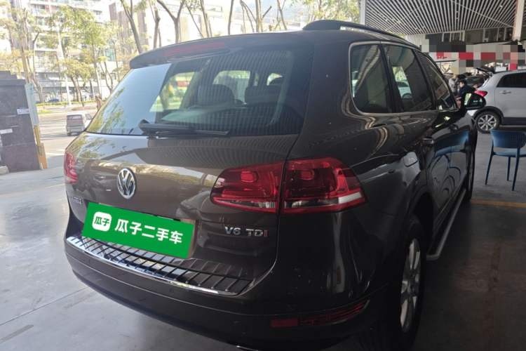 Used Volkswagen Touareg 2015 3.0 TDI Diesel Standard Model Exterior 5