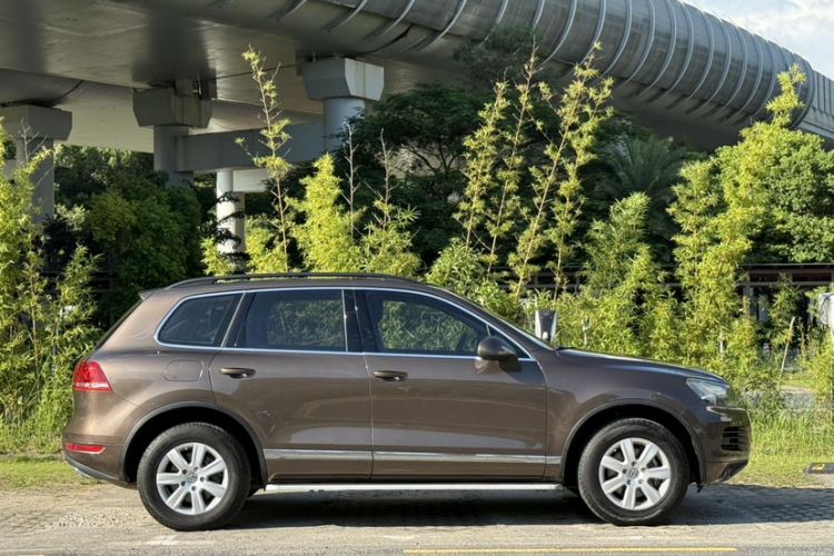 Used Volkswagen Touareg 2015 3.0 TSI Standard Model Exterior 6