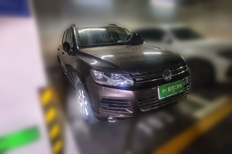 Used Volkswagen Touareg 2015 3.0 TSI Standard Model Front Right 45 Deg
