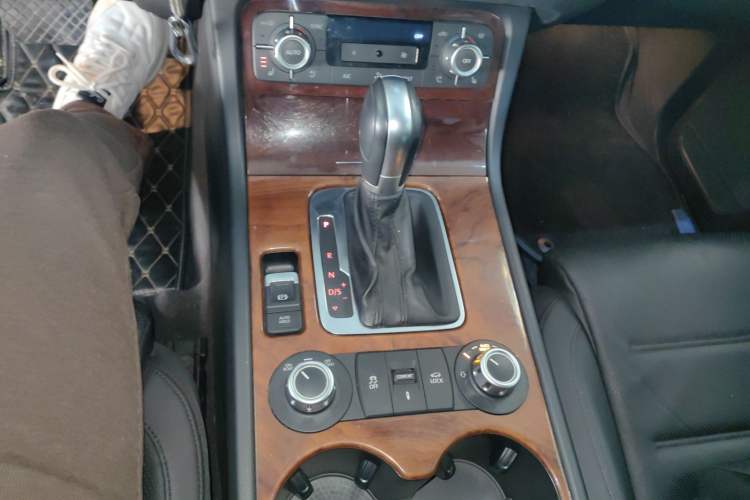 Used Volkswagen Touareg 2015 3.0 TSI Comfort Model Gear Lever