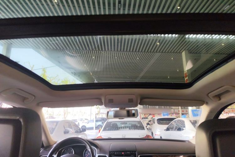 Used Volkswagen Touareg 2015 3.0 TDI Diesel Standard Model Headliner