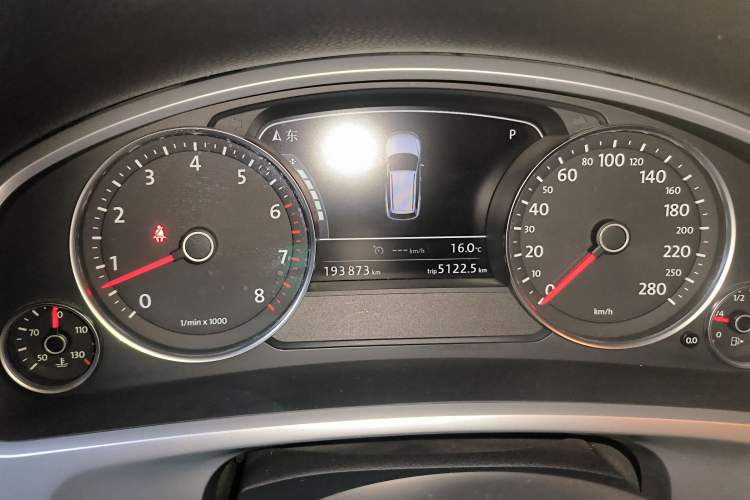 Used Volkswagen Touareg 2015 3.0 TSI Luxury Model Instrument Cluster