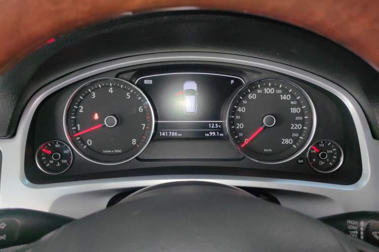 Used Volkswagen Touareg 2015 3.0 TSI Comfort Model Instrument Cluster