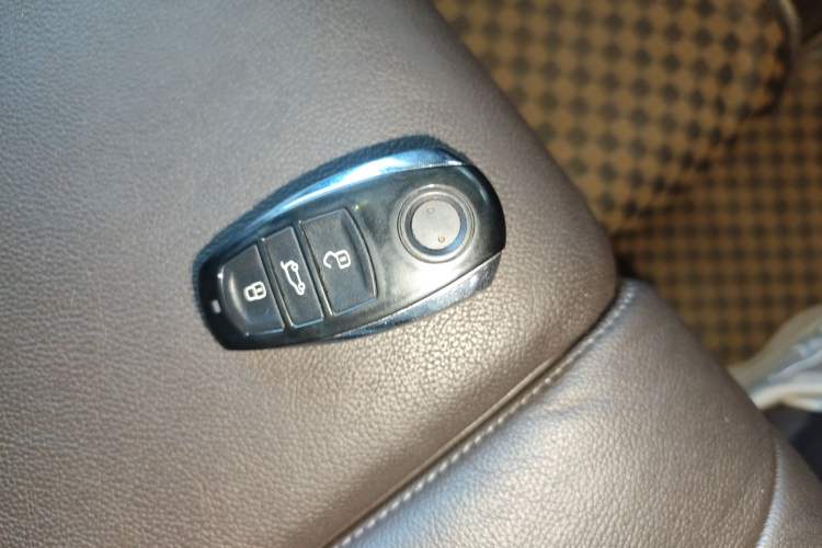 Used Volkswagen Touareg 2015 3.0 TDI Diesel Standard Model Interior 1
