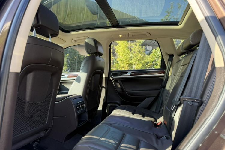 Used Volkswagen Touareg 2015 3.0 TSI Standard Model Interior 10