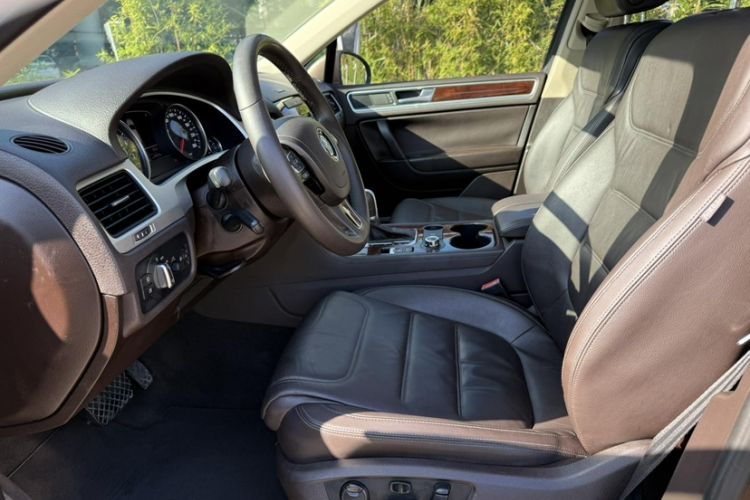 Used Volkswagen Touareg 2015 3.0 TSI Standard Model Interior 5