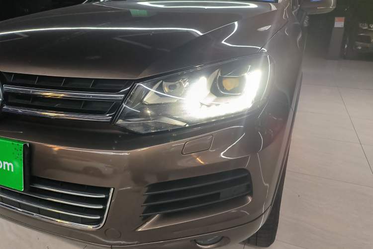 Used Volkswagen Touareg 2015 3.0 TSI Luxury Model Left Front Headlight