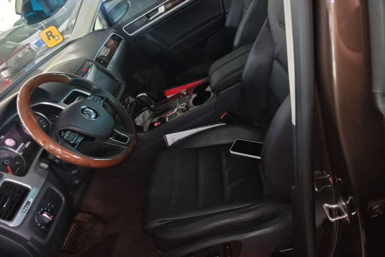 Used Volkswagen Touareg 2015 3.0 TSI Luxury Model Left Front Seat