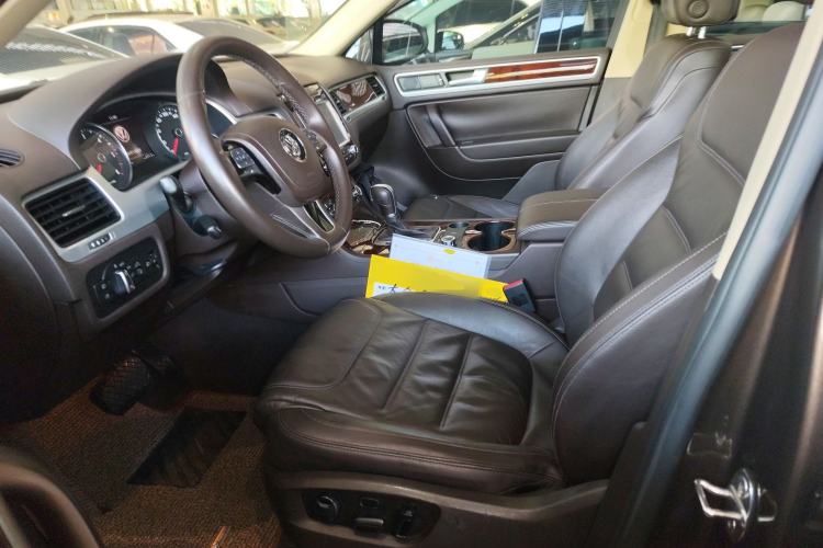 Used Volkswagen Touareg 2015 3.0 TDI Diesel Standard Model Left Front Seat