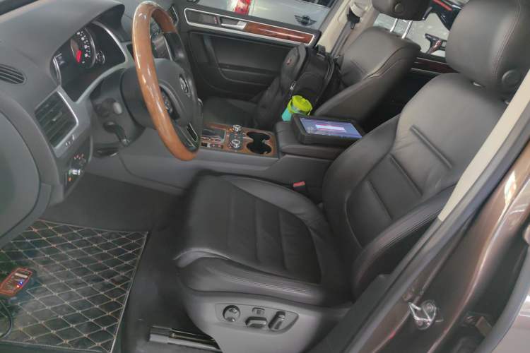 Used Volkswagen Touareg 2015 3.0 TSI Comfort Model Left Front Seat