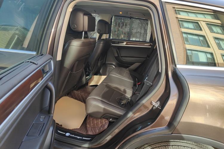 Used Volkswagen Touareg 2015 3.0 TSI Comfort Model Left Rear Seat