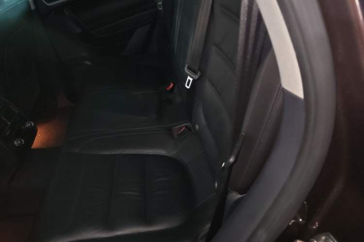Used Volkswagen Touareg 2015 3.0 TSI Luxury Model Left Rear Seat