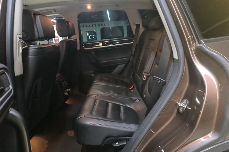 Used Volkswagen Touareg 2015 3.0 TSI Luxury Model Left Rear Seat