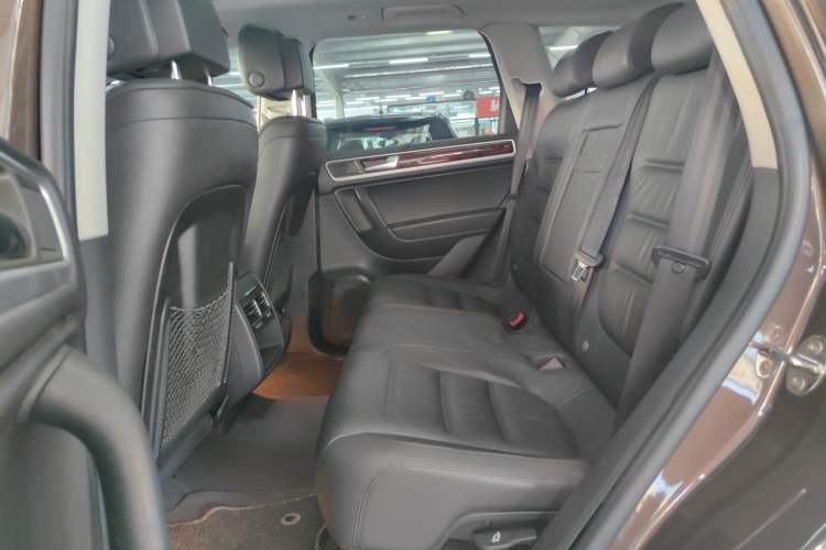 Used Volkswagen Touareg 2015 3.0 TSI Comfort Model Left Rear Seat