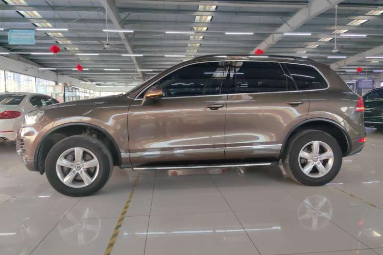 Used Volkswagen Touareg 2015 3.0 TSI Comfort Model Left Side