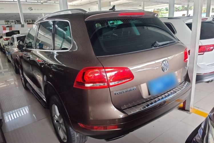Used Volkswagen Touareg 2015 3.0 TSI Luxury Model Rear Left 45 Deg
