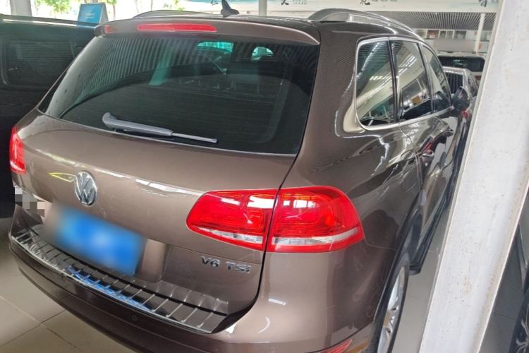 Used Volkswagen Touareg 2015 3.0 TSI Luxury Model Rear Right 45 Deg