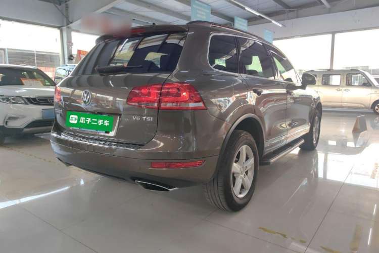 Used Volkswagen Touareg 2015 3.0 TSI Comfort Model Rear Right 45 Deg