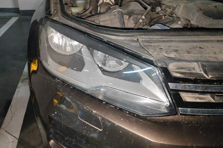 Used Volkswagen Touareg 2015 3.0 TSI Standard Model Right Front Headlight