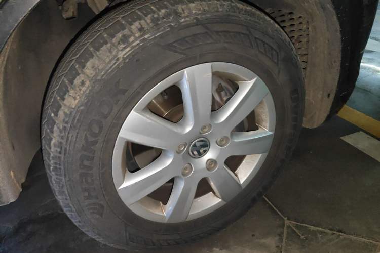 Used Volkswagen Touareg 2015 3.0 TSI Standard Model Right Front Wheel Hub
