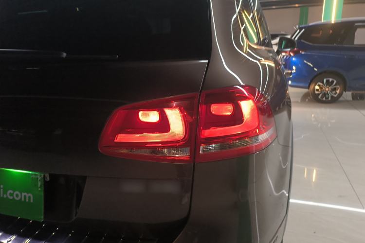 Used Volkswagen Touareg 2015 3.0 TSI Luxury Model Right Rear Taillight