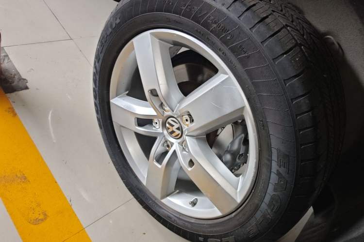 Used Volkswagen Touareg 2015 3.0 TSI Luxury Model Right Rear Wheel Hub