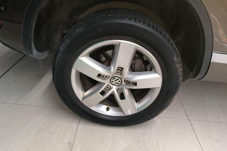 Used Volkswagen Touareg 2015 3.0 TSI Luxury Model Right Rear Wheel Hub