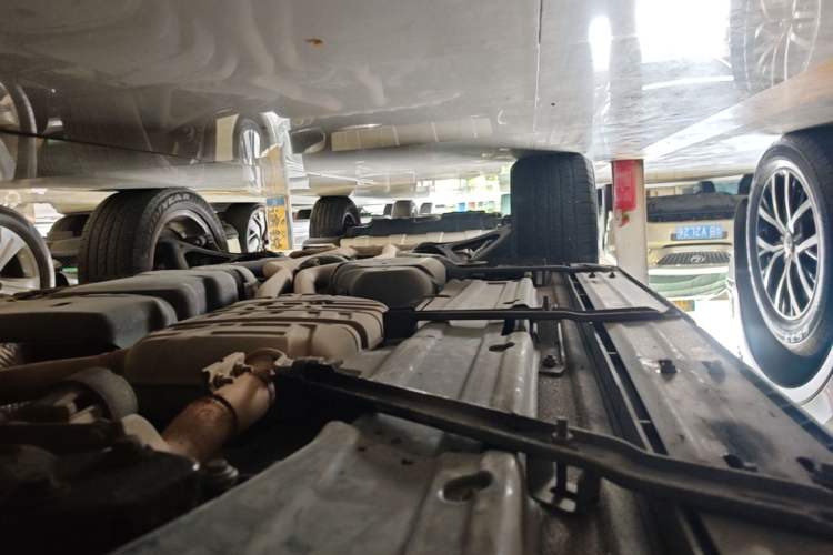 Used Volkswagen Touareg 2015 3.0 TSI Luxury Model Right Side Sill