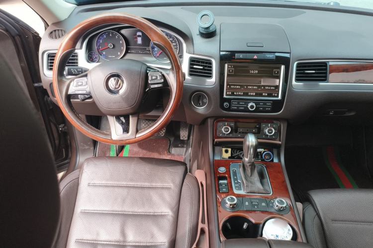 Used Volkswagen Touareg 2015 3.0 TSI Luxury Model Steering Wheel
