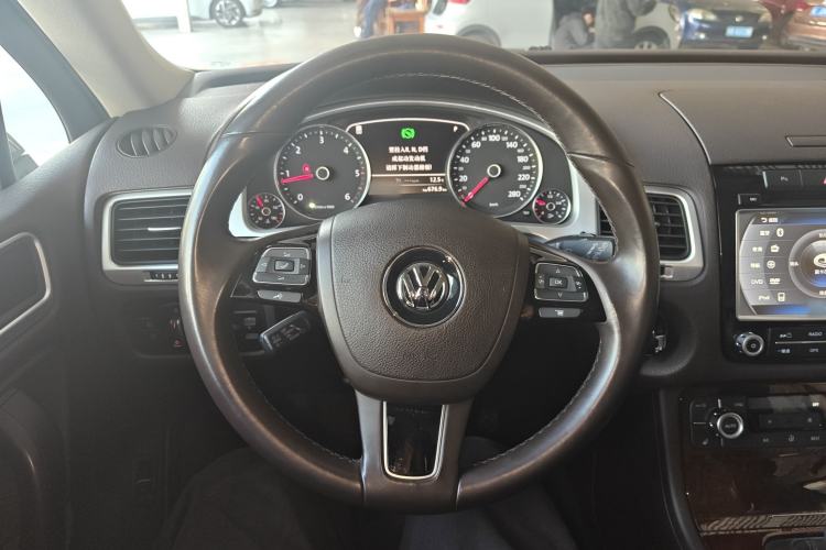 Used Volkswagen Touareg 2015 3.0 TDI Diesel Standard Model Steering Wheel