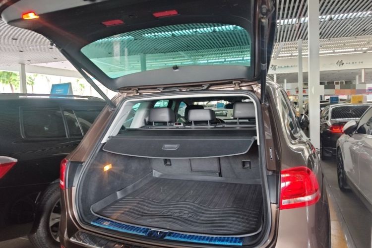 Used Volkswagen Touareg 2015 3.0 TSI Luxury Model Trunk