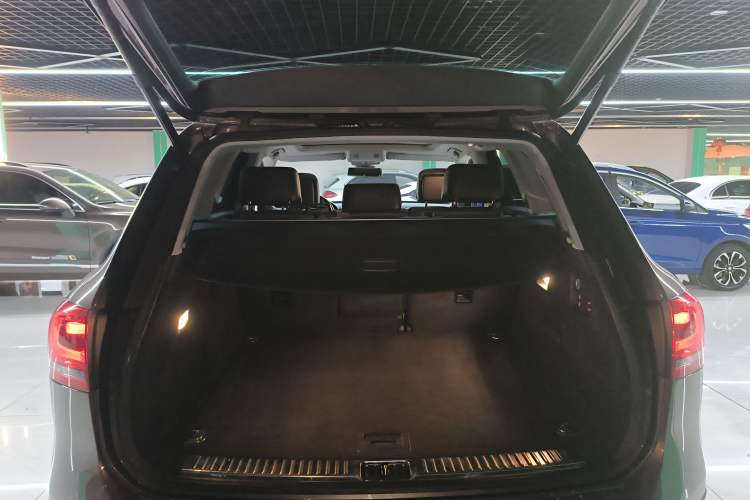 Used Volkswagen Touareg 2015 3.0 TSI Luxury Model Trunk