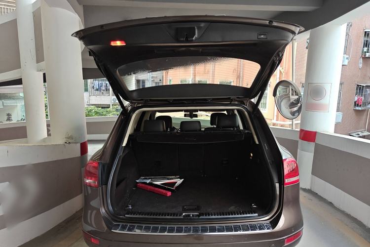Used Volkswagen Touareg 2015 3.0 TSI Standard Model Trunk