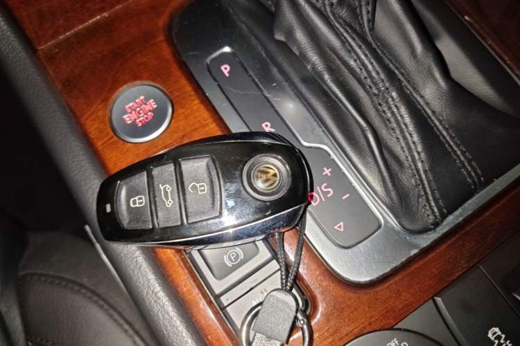 Used Volkswagen Touareg 2015 3.0 TSI Luxury Model Vehicle Key