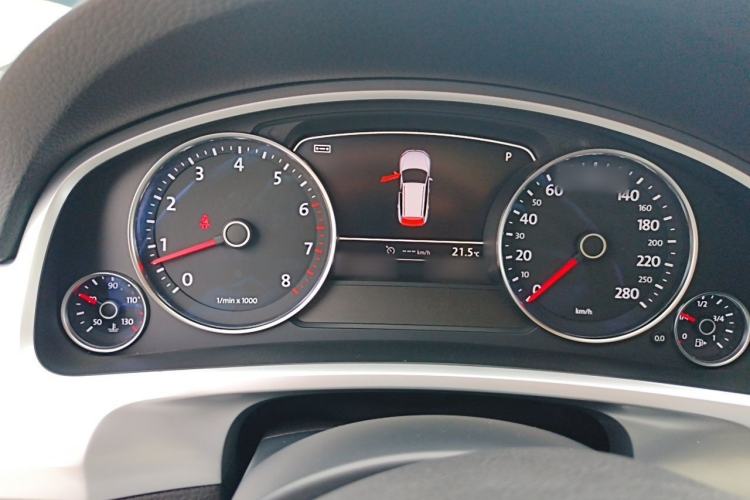 Used Volkswagen Touareg 2015 3.0 TSI Luxury Model Instrument Cluster