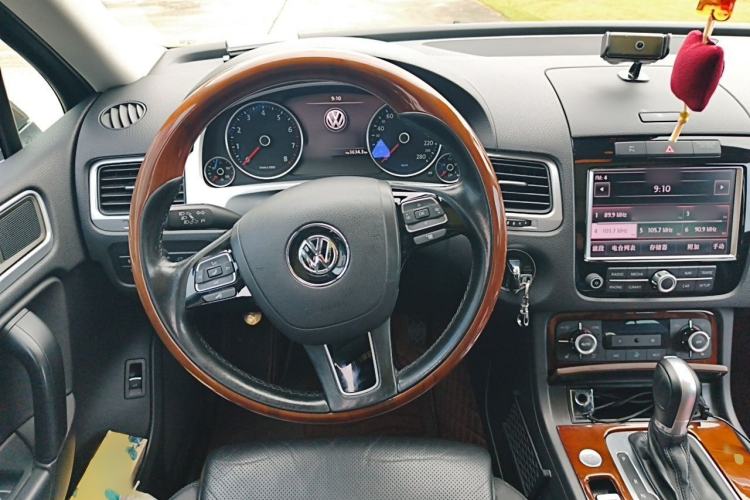 Used Volkswagen Touareg 2015 3.0 TSI Luxury Model Steering Wheel