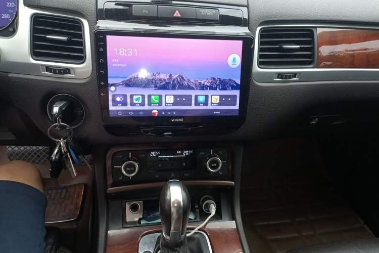 Used Volkswagen Touareg 2015 3.0 TDI Diesel Standard Model Audio And AC Panel