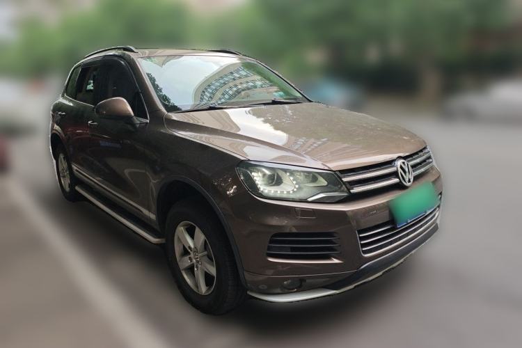 Used Volkswagen Touareg 2015 3.0 TSI Comfort Model Front Right 45 Deg
