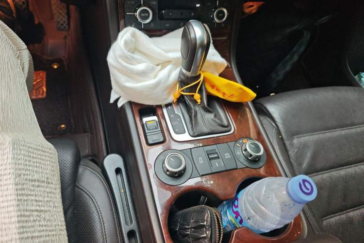 Used Volkswagen Touareg 2015 3.0 TSI Comfort Model Gear Lever
